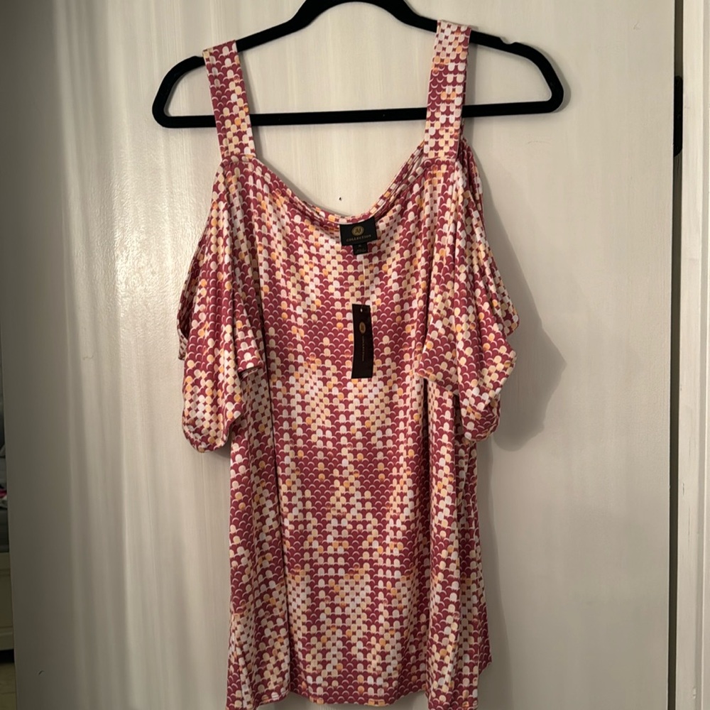 JM collection new with tags cold shoulder XL